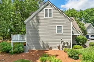 80 Cherry Hollow Rd, Nashua, NH 03062 - Photo 5