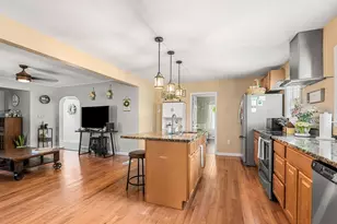 110 Robinson St, Manchester, NH 03104 - Photo 3