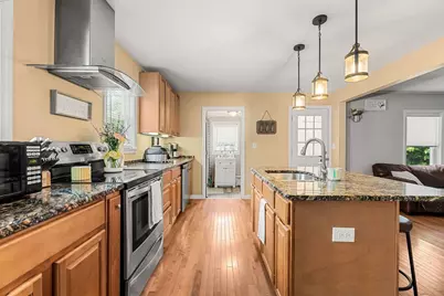 110 Robinson Street, Manchester, NH 03104 - Photo 17
