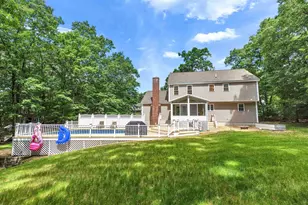 64 Seasons Ln, Londonderry, NH 03053 - Photo 5