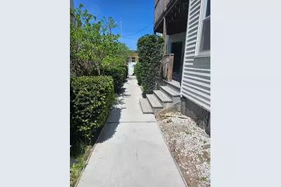 637 Harvard Street, Manchester, NH 03103 - Photo 3