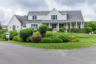 31 Pleasant Point Dr, Portsmouth, NH 03801 - Photo 9