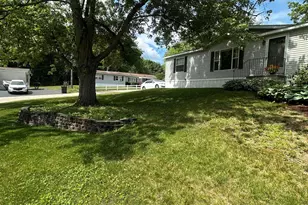 21 Eric Ave, Nashua, NH 03062 - Photo 3