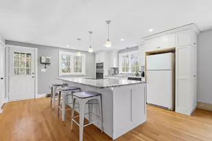 773 Mammoth Rd, Pelham, NH 03076 - Photo 3