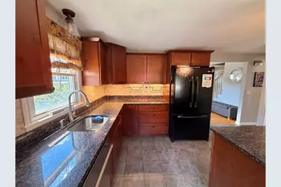 121 Michigan Avenue, Manchester, NH 03104 - Photo 5
