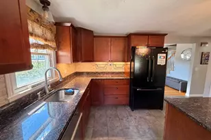 121 Michigan Ave, Manchester, NH 03104 - Photo 5