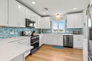 527 Ocean Blvd, Hampton, NH 03842 - Photo 1