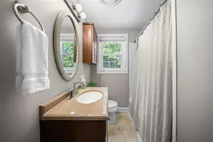 547 Colonial Dr, Portsmouth, NH 03801 - Photo 11