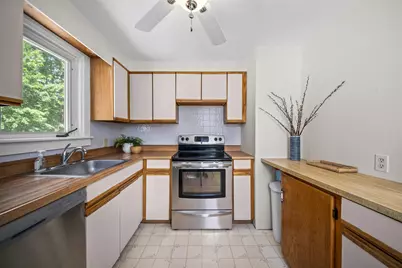 547 Colonial Drive, Portsmouth, NH 03801 - Photo 5