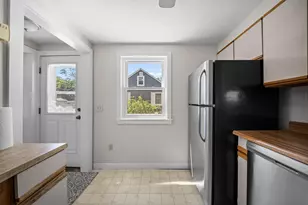 547 Colonial Dr, Portsmouth, NH 03801 - Photo 7