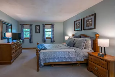 32 Kristin Drive, Derry, NH 03038 - Photo 19