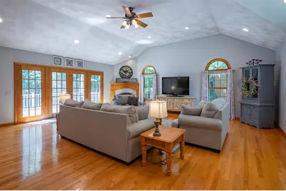 32 Kristin Drive, Derry, NH 03038 - Photo 15