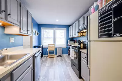 204 Bartemus Trail #47, Nashua, NH 03063 - Photo 3