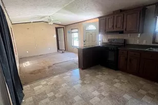 75 S Policy St, Salem, NH 03079 - Photo 5
