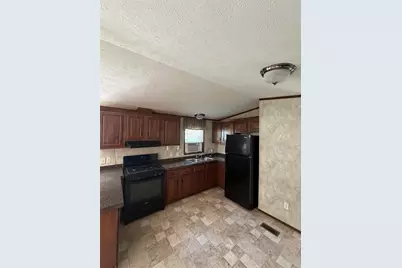 75 S Policy Street #51, Salem, NH 03079 - Photo 3