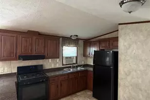 75 S Policy St, Salem, NH 03079 - Photo 3