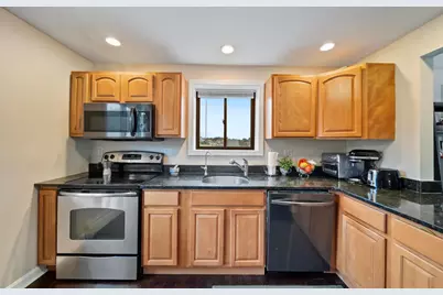 69 Bayberry Lane, Londonderry, NH 03053 - Photo 3