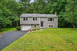 6 Horseshoe Ln, Londonderry, NH 03053 - Photo 1