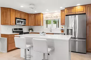 7 Hopi Dr, Nashua, NH 03063 - Photo 5