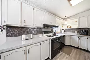 163 Donald Dr, Goffstown, NH 03045 - Photo 7