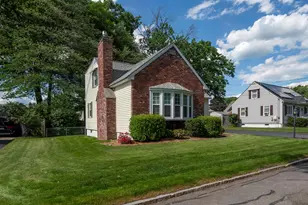 128 Holly Ave, Manchester, NH 03103 - Photo 3