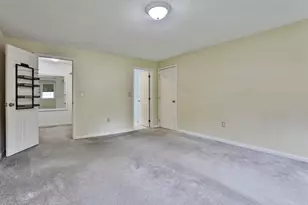 4 Spindlewick Dr, Nashua, NH 03062 - Photo 33