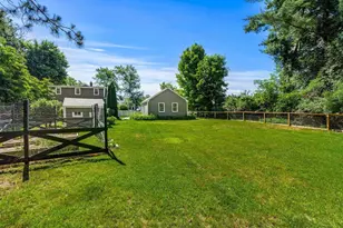 129 Bedford Center Rd, Bedford, NH 03110 - Photo 33
