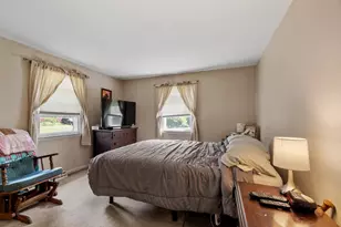 13 Asbury St, Salem, NH 03079 - Photo 17