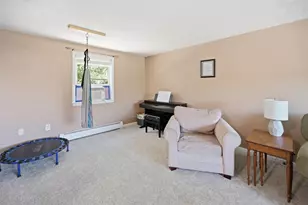235 Patricia Ln, Manchester, NH 03104 - Photo 15
