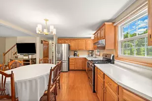 19 Yarmouth Dr, Nashua, NH 03062 - Photo 9