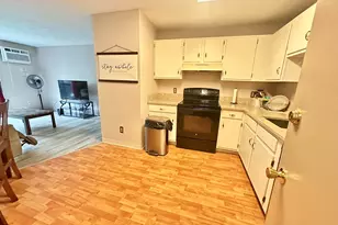 34 Dunbarton Rd, Manchester, NH 03102 - Photo 3