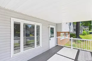 29 Burnside St, Nashua, NH 03064 - Photo 7