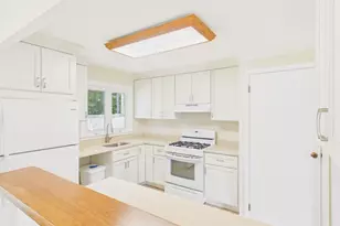 29 Burnside St, Nashua, NH 03064 - Photo 13