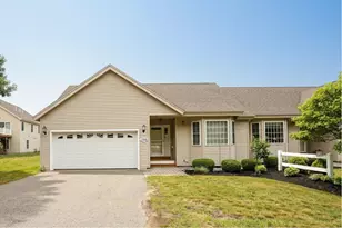 136 Hall Rd, Fremont, NH 03044 - Photo 1
