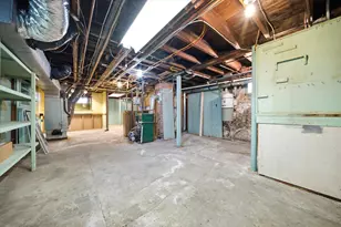 617 Hevey St, Manchester, NH 03102 - Photo 29