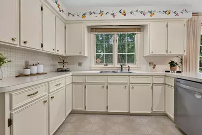 28 Buttonwood Road, Bedford, NH 03110 - Photo 5