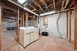 19 Carroll St, Nashua, NH 03063 - Photo 25