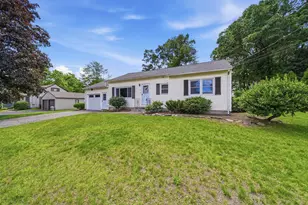 19 Carroll St, Nashua, NH 03063 - Photo 33