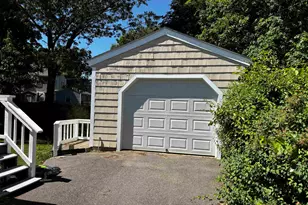 617 Colonial Dr, Portsmouth, NH 03801 - Photo 5
