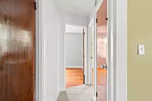 25 Kendall Ave, Manchester, NH 03103 - Photo 7