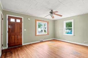 25 Kendall Ave, Manchester, NH 03103 - Photo 3