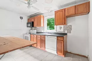 25 Kendall Ave, Manchester, NH 03103 - Photo 11