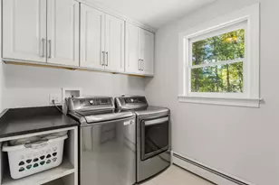 7 Premier Dr, Londonderry, NH 03053 - Photo 33