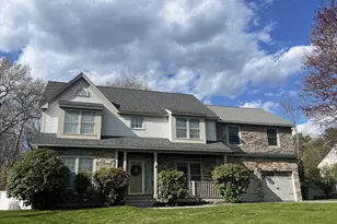 9 Tennyson Dr, Manchester, NH 03104 - Photo 1