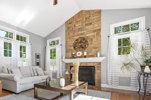 9 Tennyson Dr, Manchester, NH 03104 - Photo 5