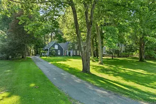9 Meadowview Dr, Plaistow, NH 03865 - Photo 7