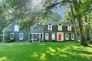9 Meadowview Dr, Plaistow, NH 03865 - Photo 1