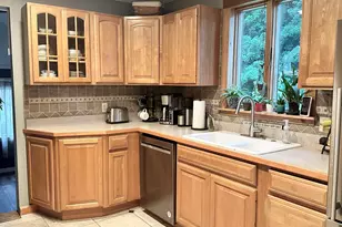 41 Knoll Ave, Keene, NH 03431 - Photo 5