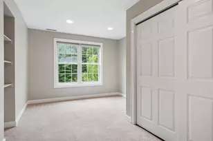 271 Merritt Nyberg Ln, Manchester, NH 03104 - Photo 15