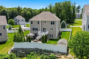 6 Schoolhouse Rd, Londonderry, NH 03053 - Photo 5